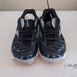 Mizuno wave rally 5 size 9